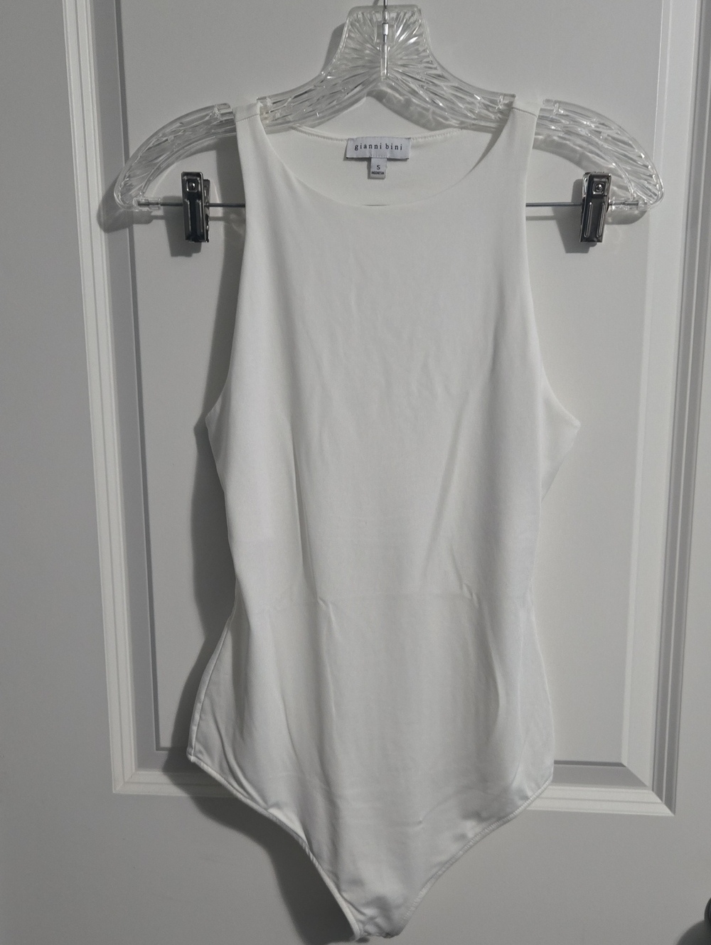 Gianni Bini White Scoop Neck Sleeveless Bodysuit